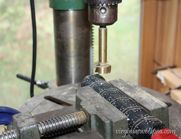 Step-by-Step Tutorial for Making a Basket Using Two Vintage Tennis Rackets - virginiasweetpea.com