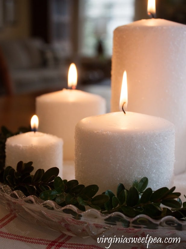 Easy Frosted Candles - Follow a step-by-step tutorial to learn how to make these for your home. - virginiasweetpea.com #candlecenterpiece #candle