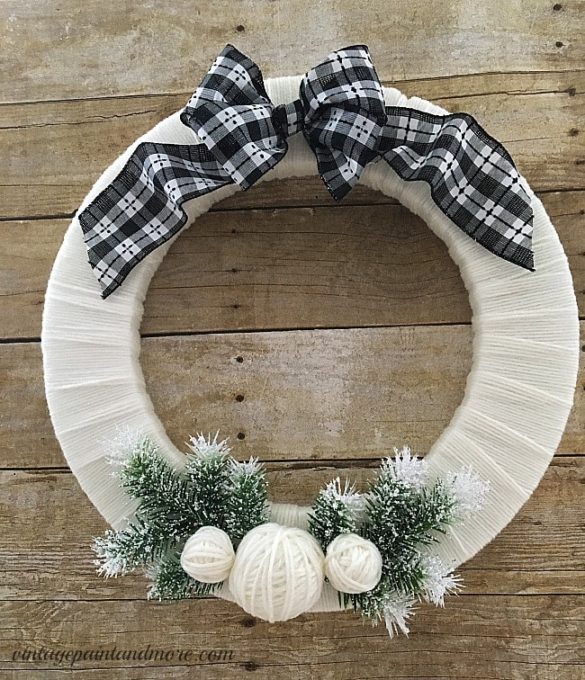 DIY Winter Wreath Using Yarn 