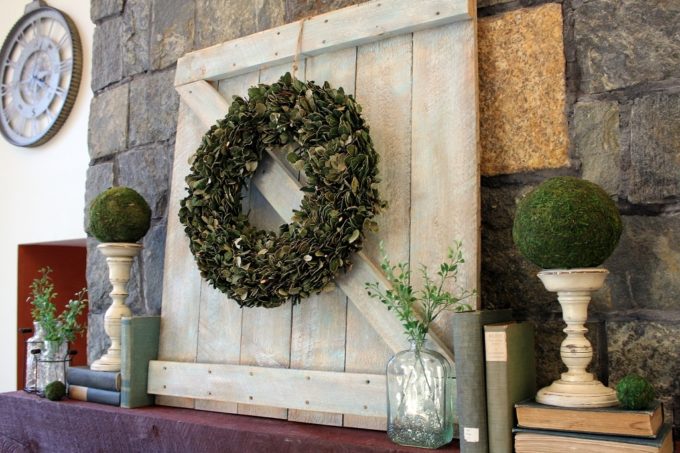 DIY Mini Barn Door to use on a Mantel