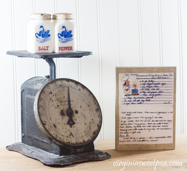 Kitchen Art Using Recipe Cards - This easy craft is a way to display handwritten recipe cards. virginiasweetpea.com