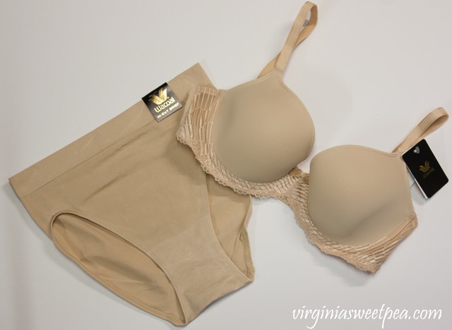 April 2018 Stitch Fix Review - Intimates - Wacoal La Femme Bra and Wacoal Hi-Cut Brief