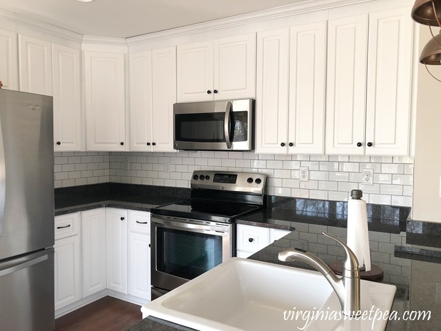 DIY Subway Tile Backsplash at Smith Mountain Lake - #subwaytile #backsplash #smithmountainlake