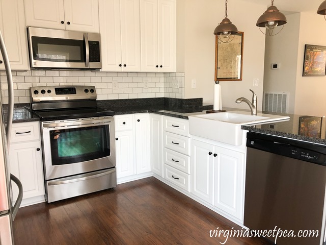 DIY Subway Tile Backsplash at Smith Mountain Lake - #subwaytile #backsplash #smithmountainlake