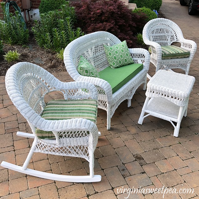 Wicker Porch Furniture - Learn how to give a worn set of wicker furniture a new life making it ready to be used for years to come. #wickerporchfurniture #wickermakeover #porchfurnituremakeover
