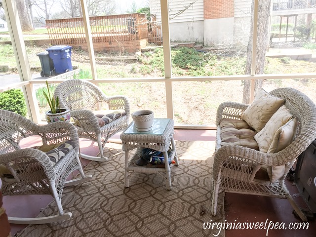 Wicker Porch Furniture Makeover - Before