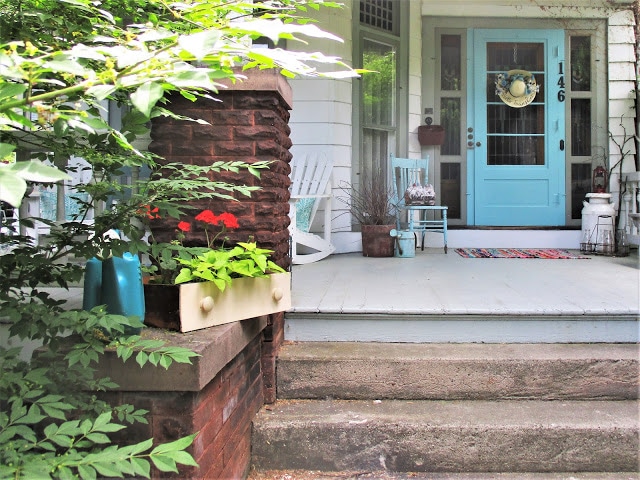 Front Door Makeover - Best of the Weekend Feature for June 15, 2018