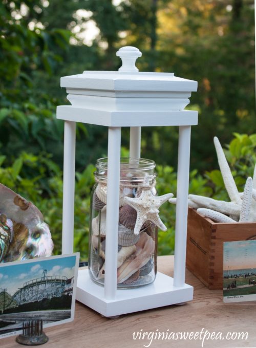 Easy DIY Decorative Lantern - Learn how to make this lantern that can be used for decor in any season. #DIY #DIYlantern #lantern #woodworking