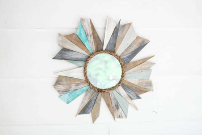 How to Make a Sunburst Mirror Using Scrap Wood - Best of the Best Coastal DIY Decor Round-up. Get over a dozen coastal project decor ideas that you can make for your home. #coastal #coastaldecor #coastaldiy