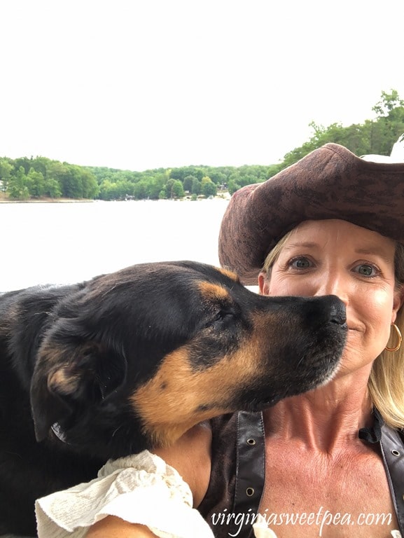 Sherman Skulina Kisses his Mama during SML Pirate Days #smithmountainlake #sml #piratedays #smlpiratedays #shermanskulina