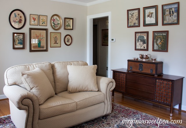 Living Room Decorated with Vintage #vintage #vintagedecor