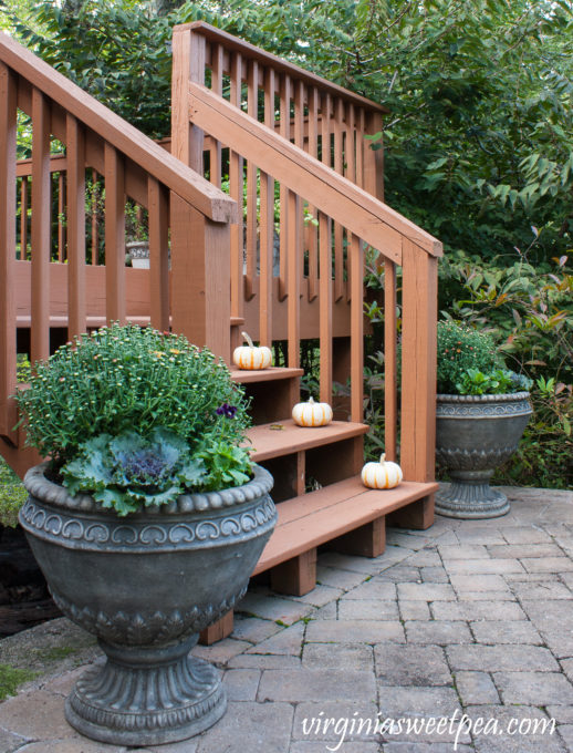 Fall Decorating Outdoors - Fall Porch Decor #fall #falldecor #falloutdoors #fallporch