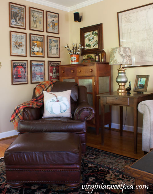 Vintage Fall Decor in the Family Room - A family room decorated for fall using vintage.