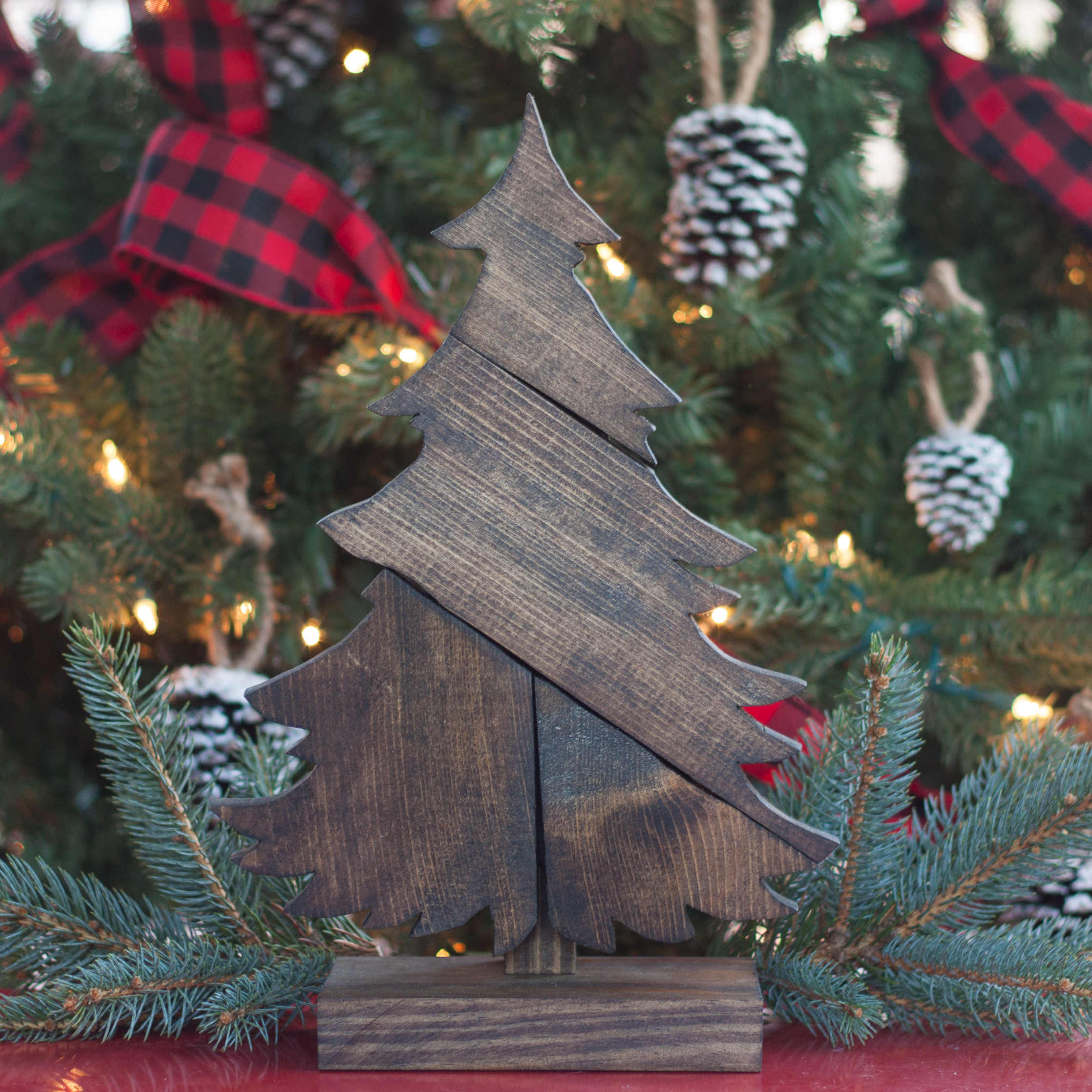 DIY Patchwork Wood Christmas Tree