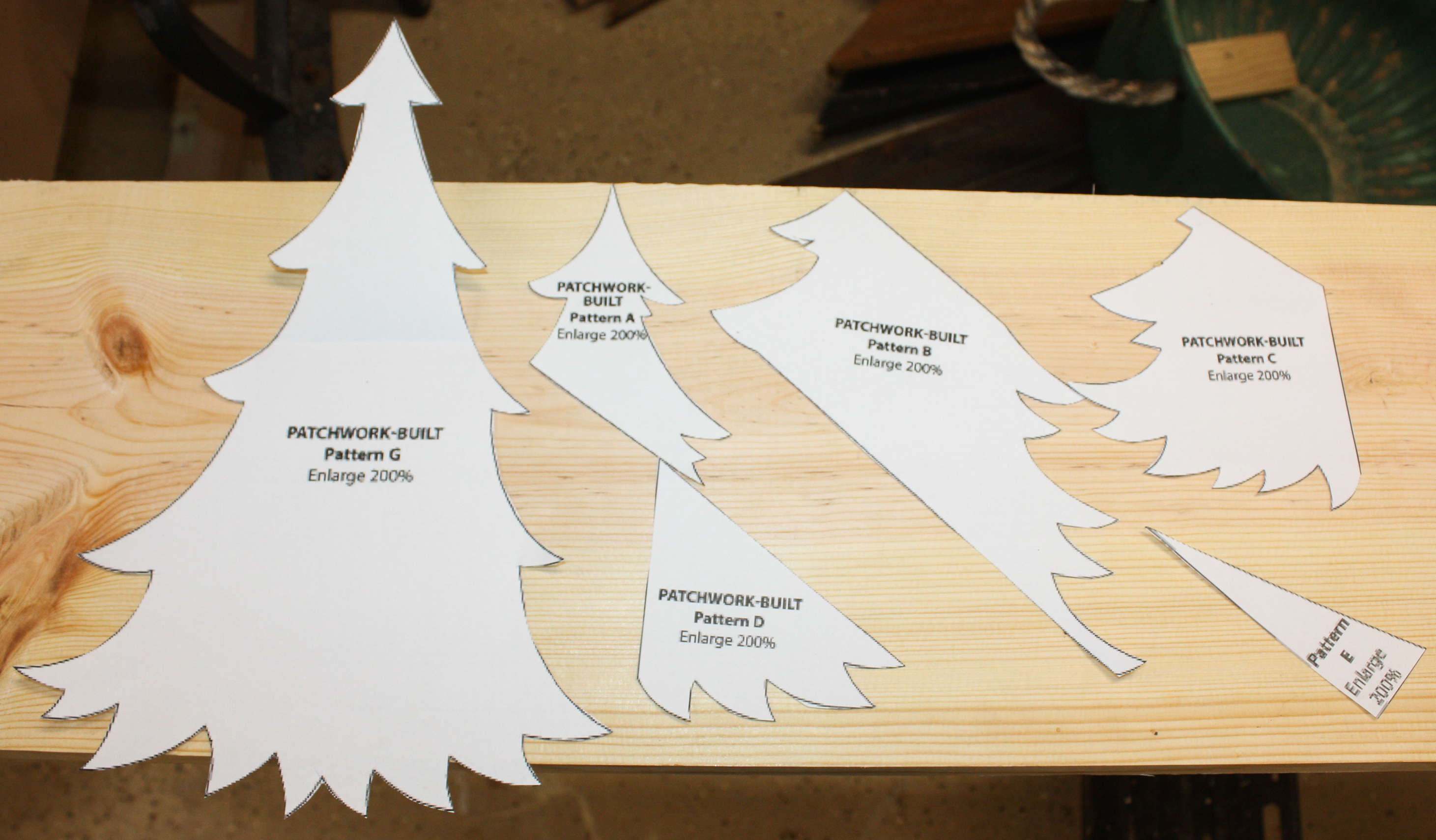 How to Make a Patchwork Wood Christmas Tree - Follow the step-by-step tutorial to make your own.