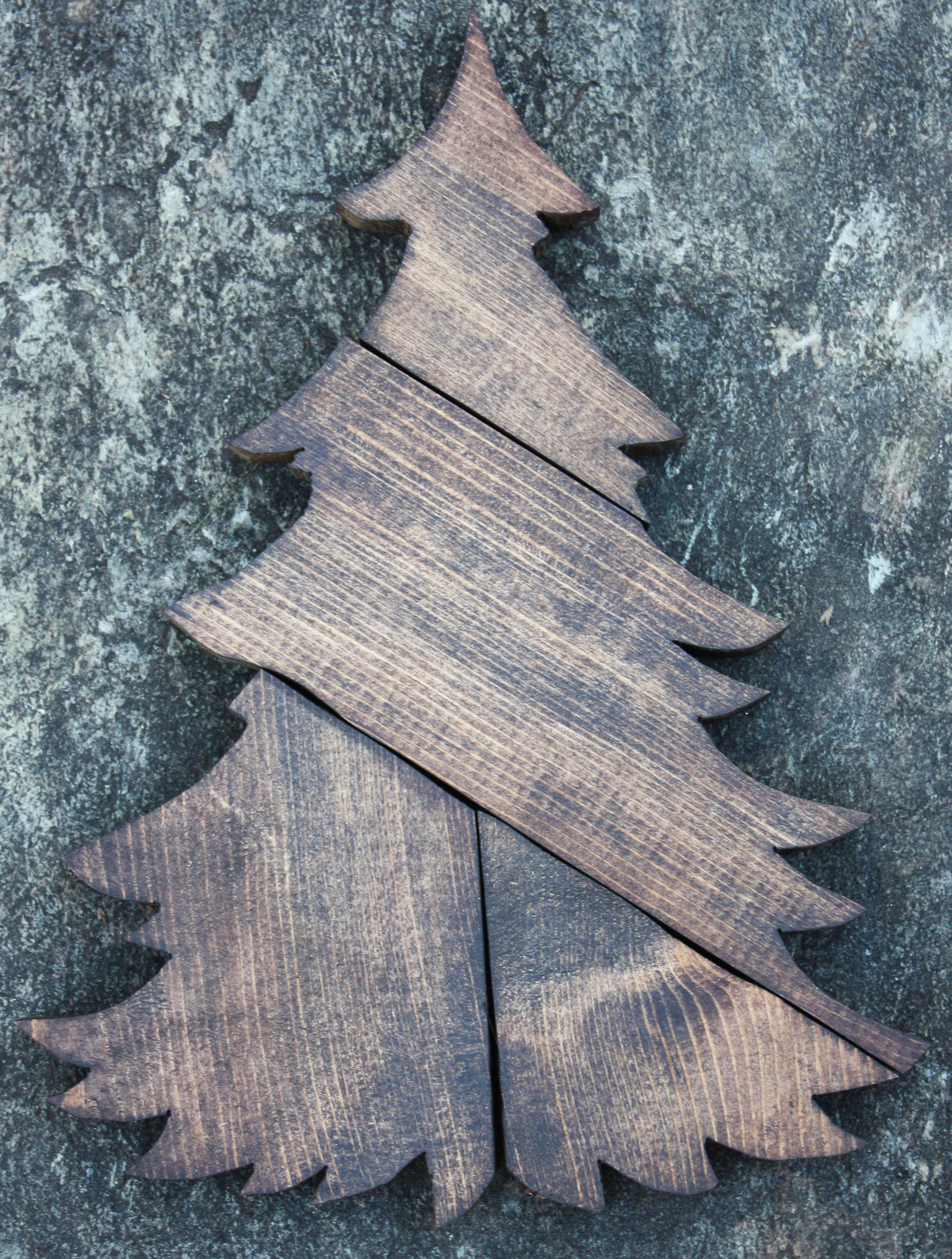 How to Make a Patchwork Wood Christmas Tree - Follow the step-by-step tutorial to make your own.
