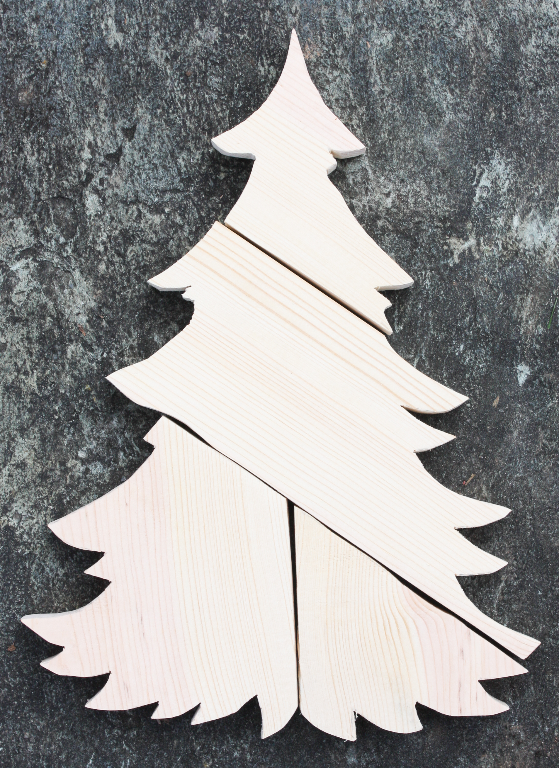 How to Make a Patchwork Wood Christmas Tree - Follow the step-by-step tutorial to make your own.
