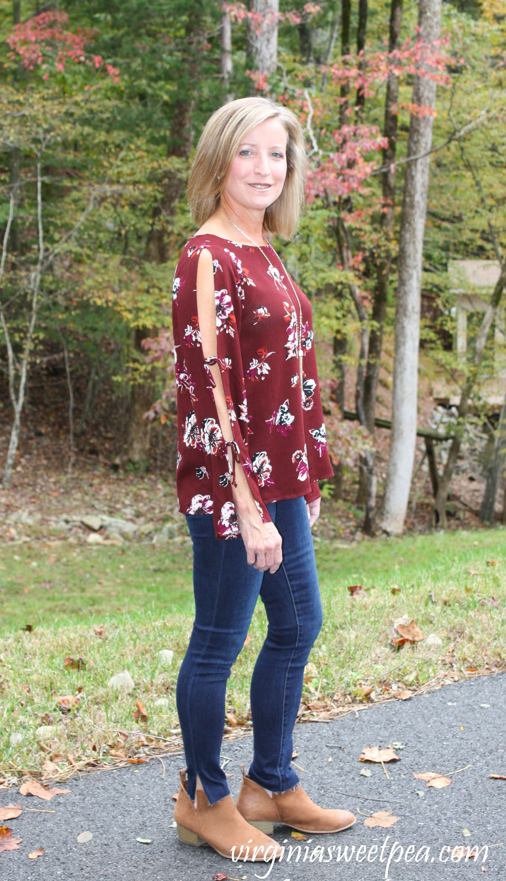 Stitch Fix Review for November 2018 - Kaileigh Rosella Cold Shoulder Top with Sam Edelman the Kitten Mid Rise Ankle Scissor Hem Skinny Jean #stitchfix #stitchfixreview #fallfashion #fashion #fashionover40