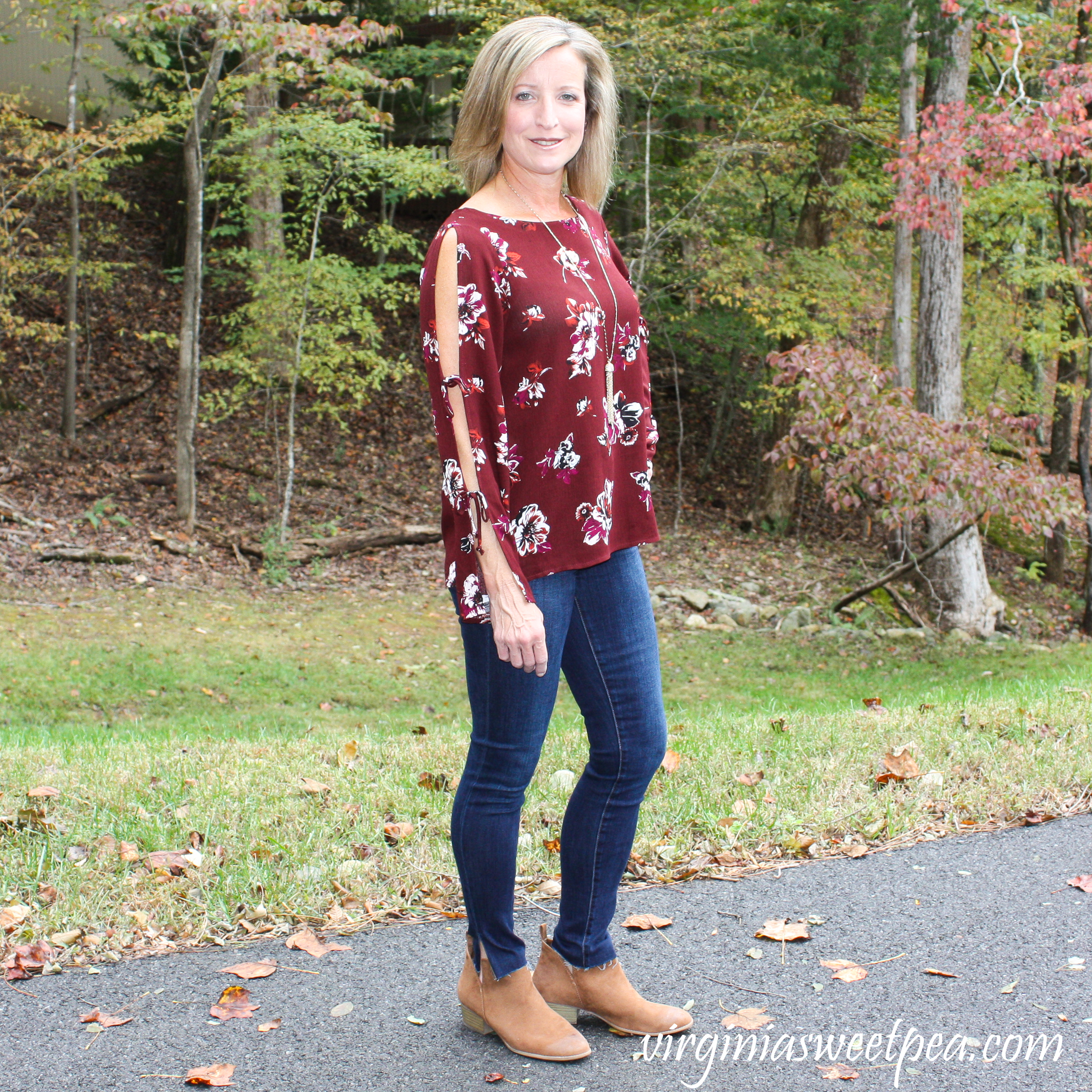 Stitch Fix Review for November 2018 - Kaileigh Rosella Cold Shoulder Top with Sam Edelman the Kitten Mid Rise Ankle Scissor Hem Skinny Jean #stitchfix #stitchfixreview #fallfashion #fashion #fashionover40