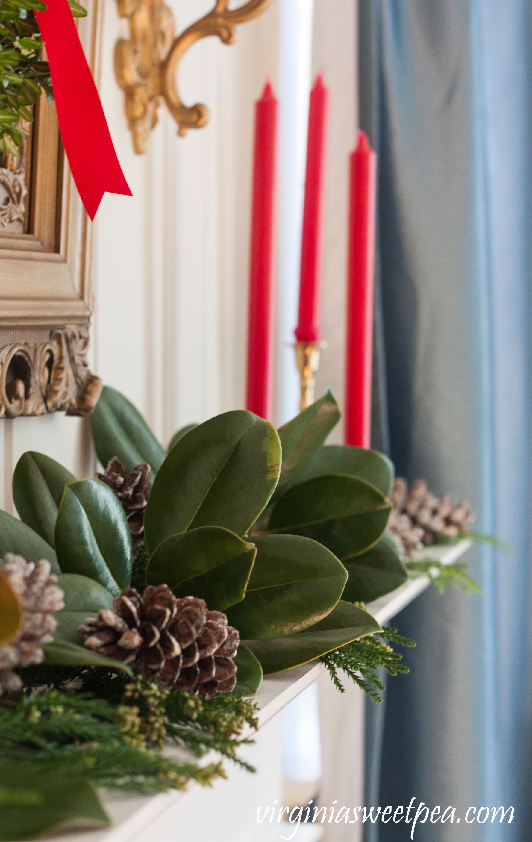 Traditional Southern Christmas Mantel - A mantel decorated for Christmas in traditional southern style. #christmas #christmashomedecor #christmasmantel #christmasideas #favoritechristmasideas