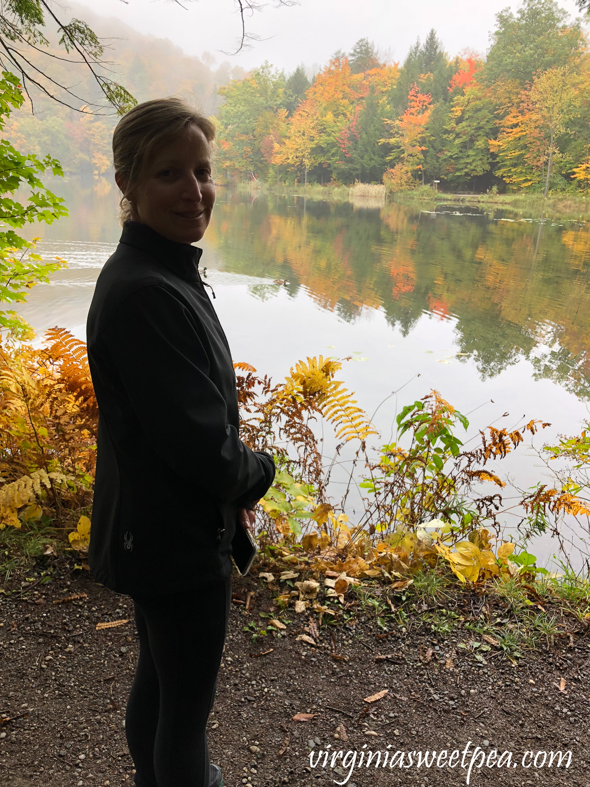 Hiking on Mount Tom in Woodstock, Vermont. #shermanskulina #fall #fallinvermont #vermont #woodstockvermont