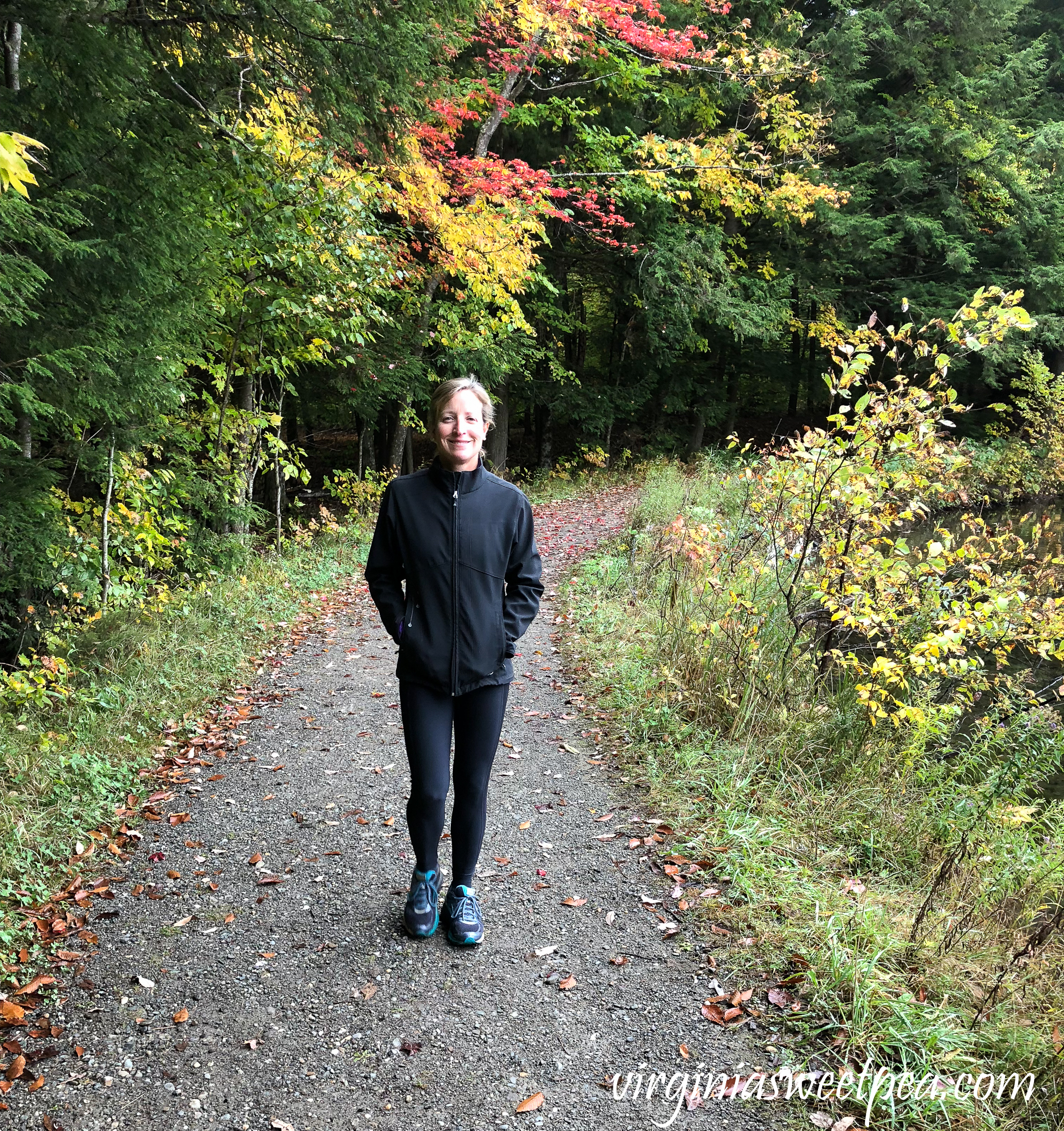 Hiking on Mount Tom in Woodstock, Vermont. #shermanskulina #fall #fallinvermont #vermont #woodstockvermont