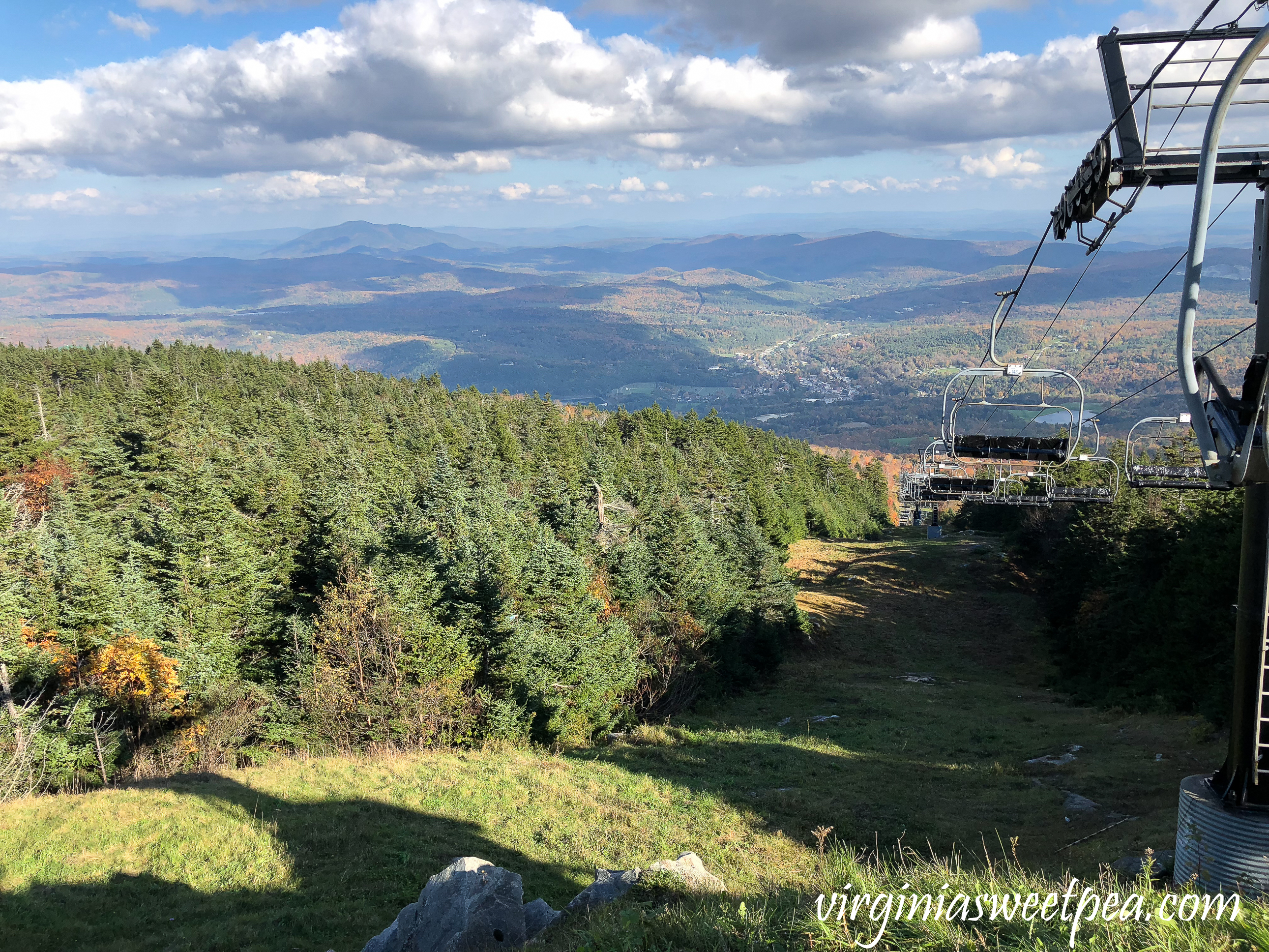 Leaf peeping in Vermont - View from the top of Okemo Mountain #vermont #fallinvermont #okemo #ludlow
