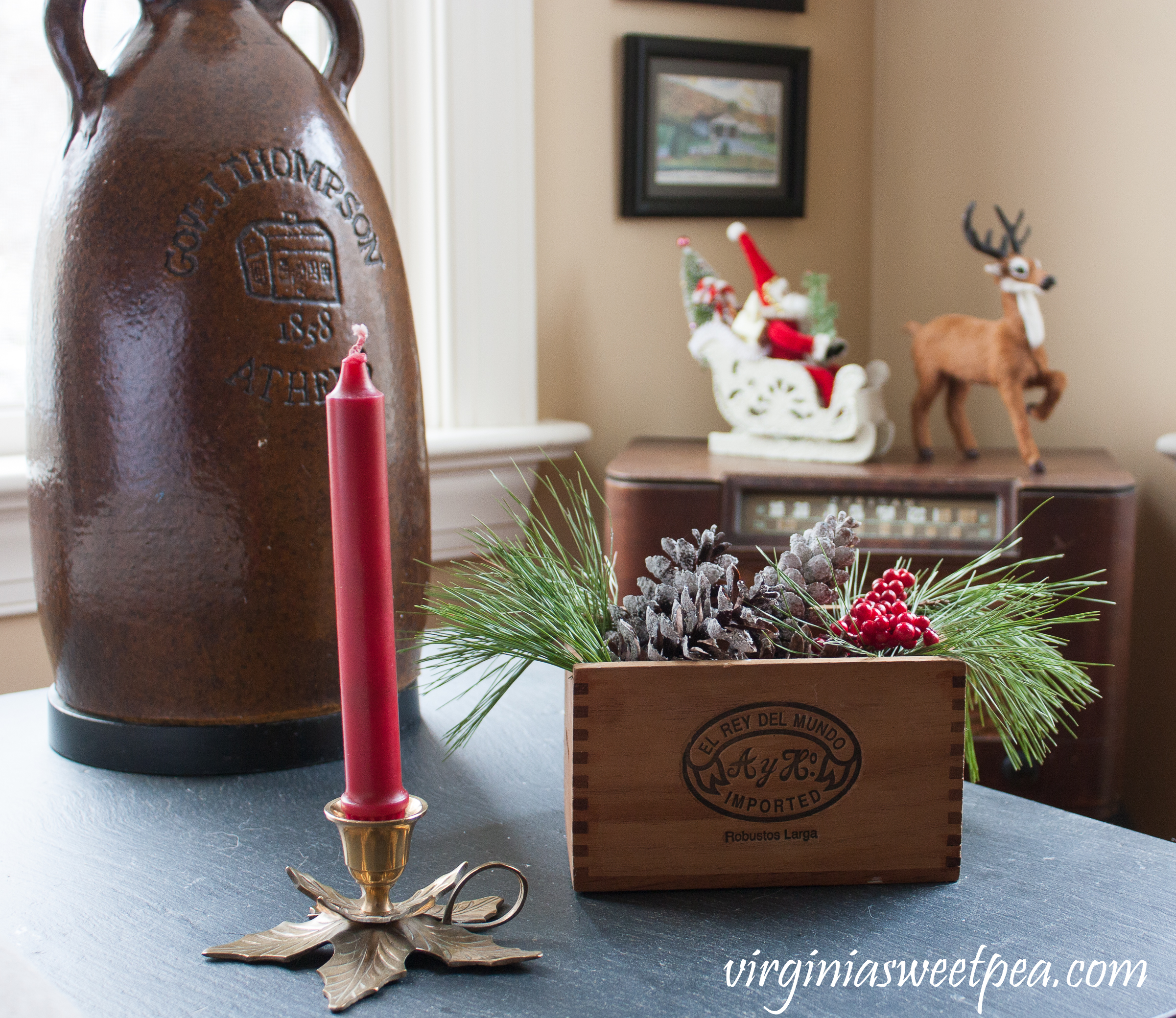 Christmas in the Family Room - A family room decorated for Christmas. #christmas #christmasdecor #christmasdecorating 