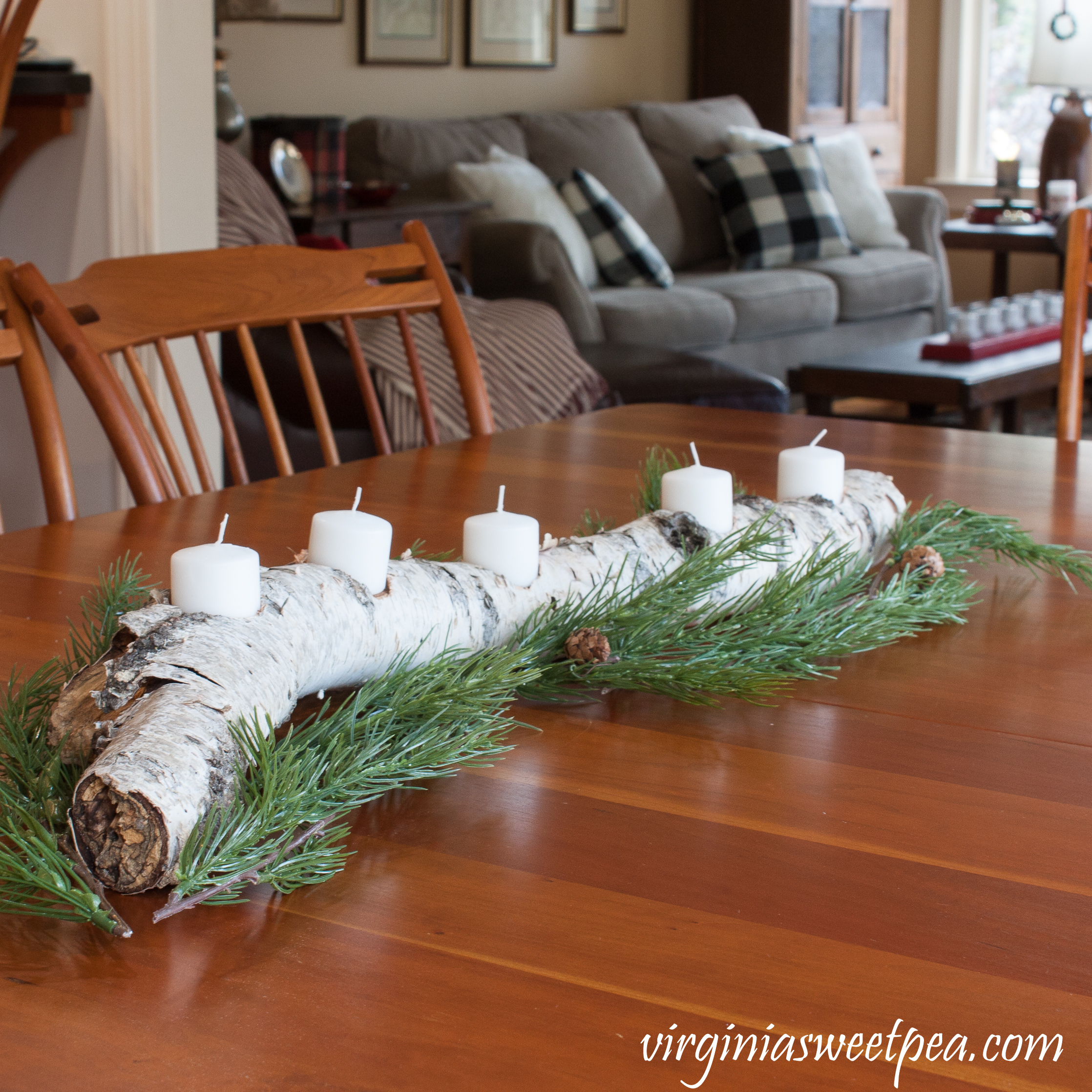 DIY Yule Log - How to Make a DIY Yule Log - Follow the step-by-step instructions to learn how to make a yule log for your home. #diy #yulelog #diyyulelog #woodworking
