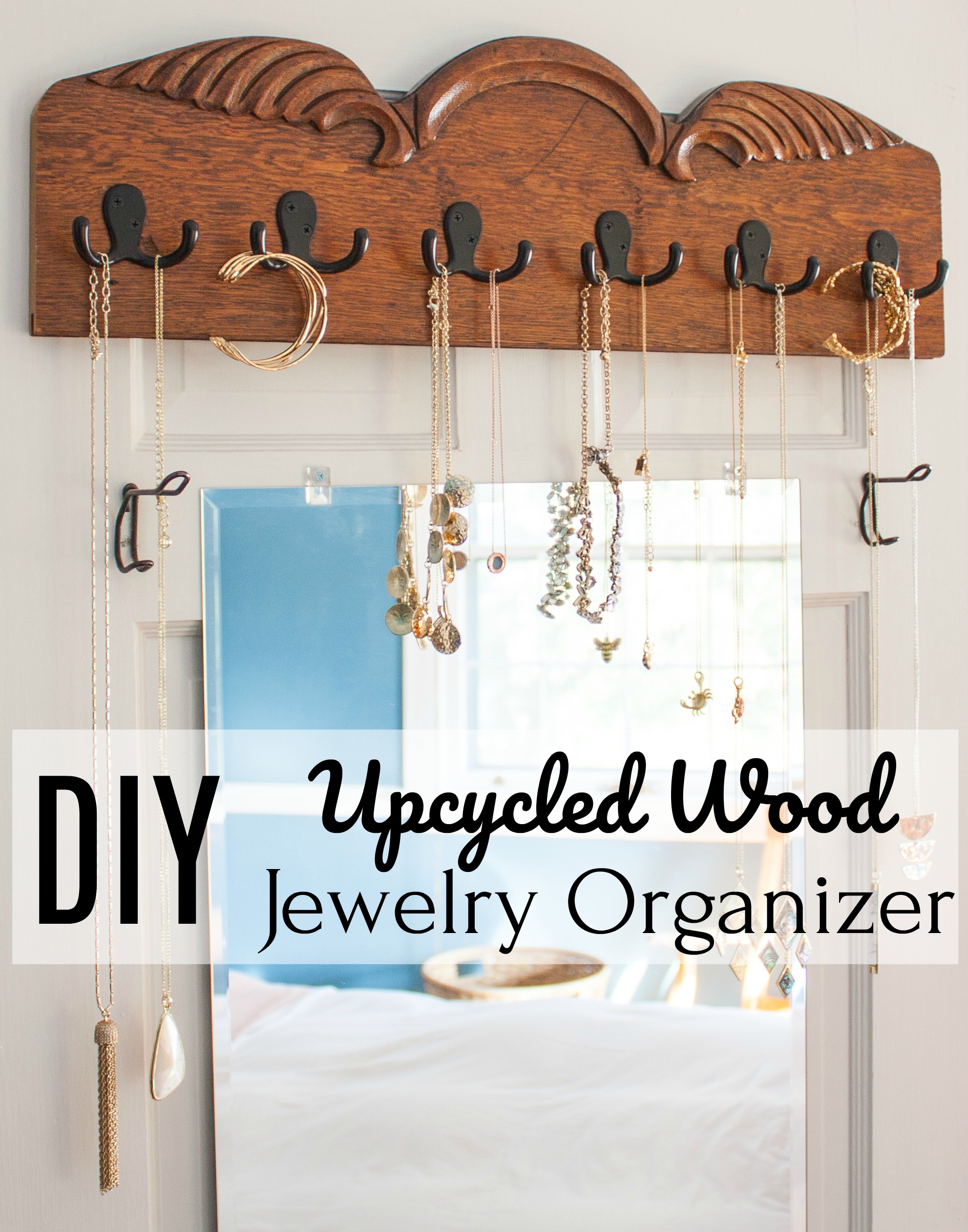 DIY Upcycled Wood Jewelry Organizer - Make a jewelry organizer using upcycled wood. #jewelryorganizer #diyjewelryorganizer #diyprojects