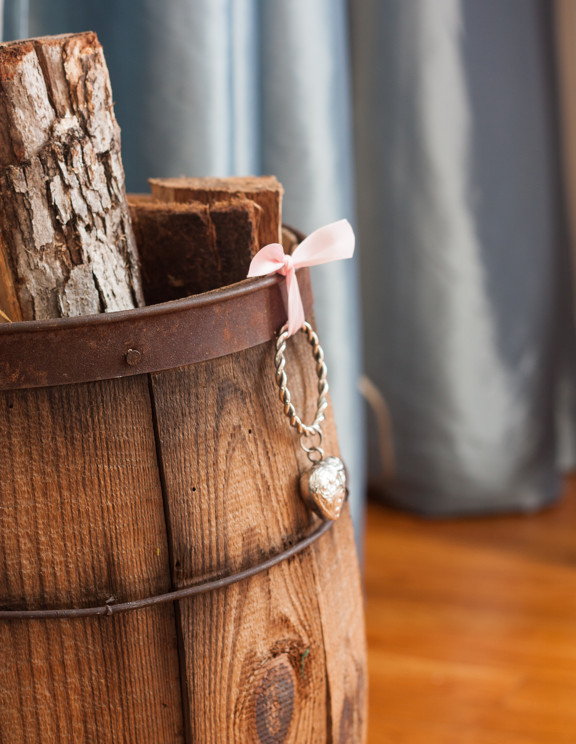 Antique Wooden Barrel Decorated for Valentine's Day with the addition of a Heart Napkin Ring #vintagedecor #vintage #woodenbarrel #valentinesdaydecor