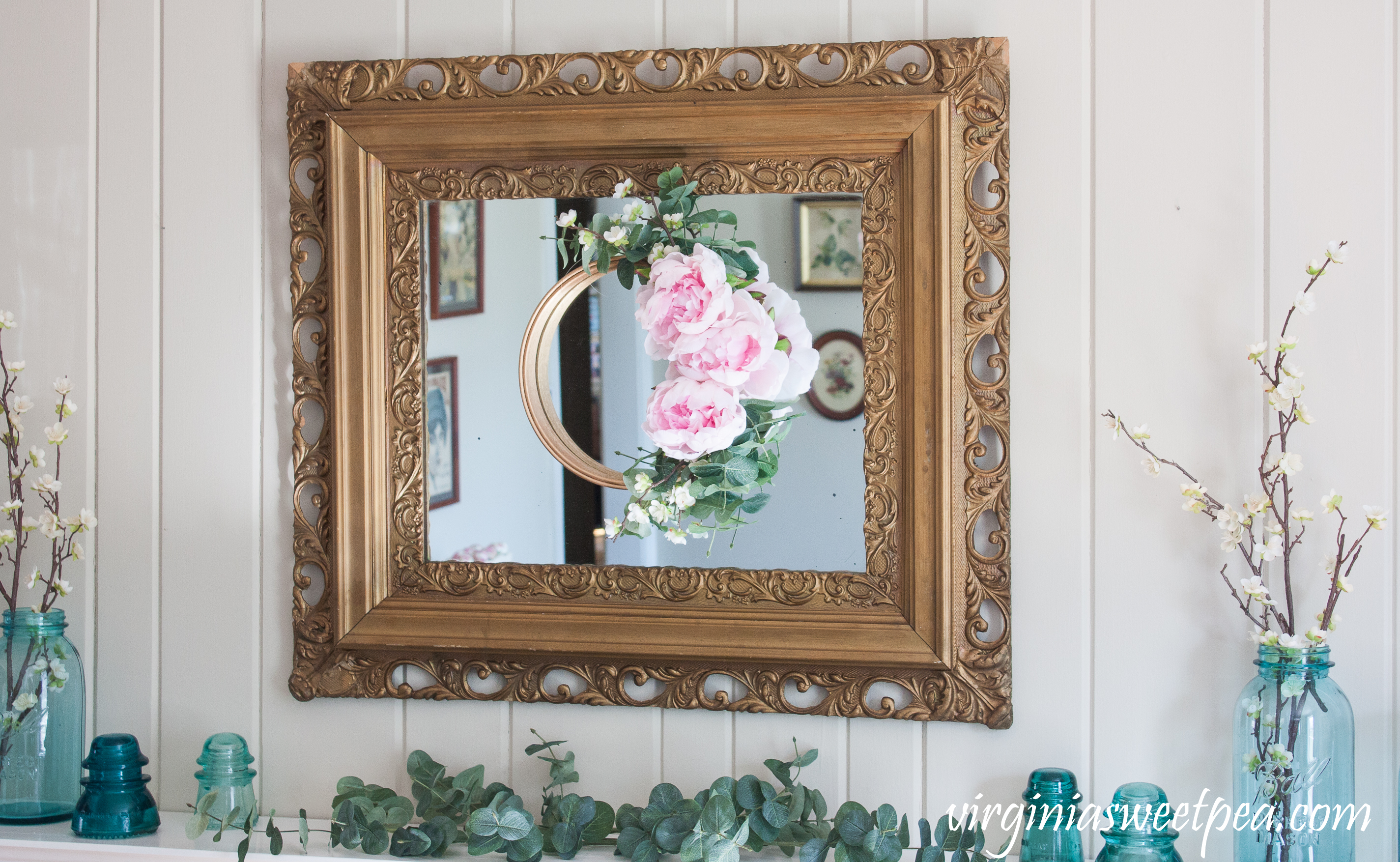 DIY Spring Embroidery Hoop Wreath - Step-by-step tutorial to make a floral embroidery hoop wreath for spring. #wreath #springwreath #wreathtutorial #springcraft