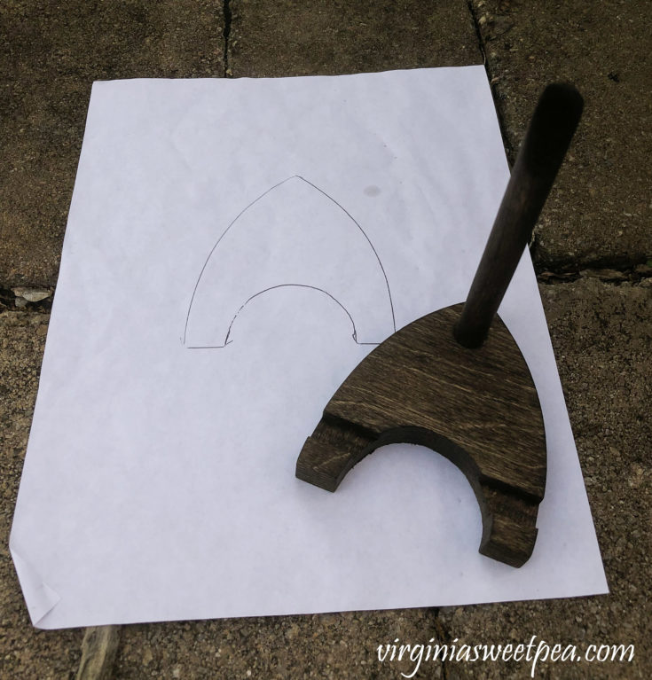 DIY Adjustable Wood Display Stand for Plates or Art Sweet Pea