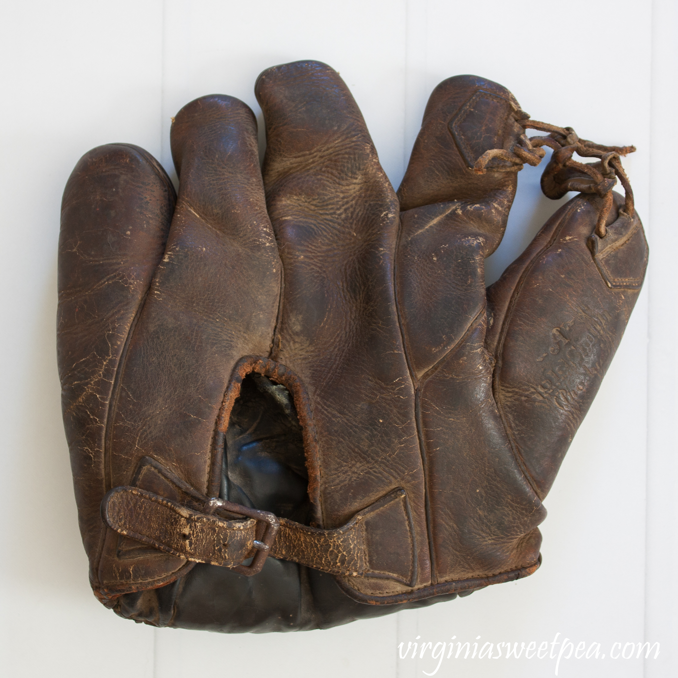 Glove old baseball How To