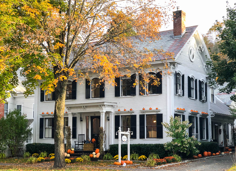 Beautiful Fall Outdoor Displays in Vermont