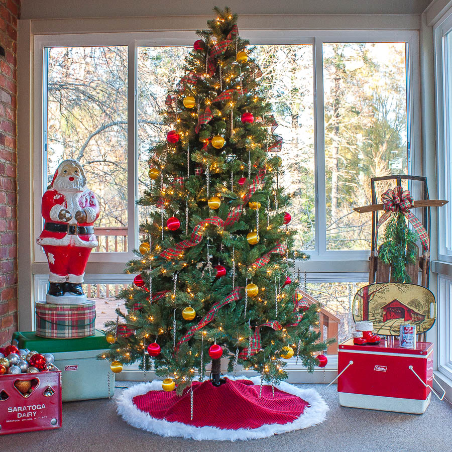 A Very Vintage Christmas on the Porch