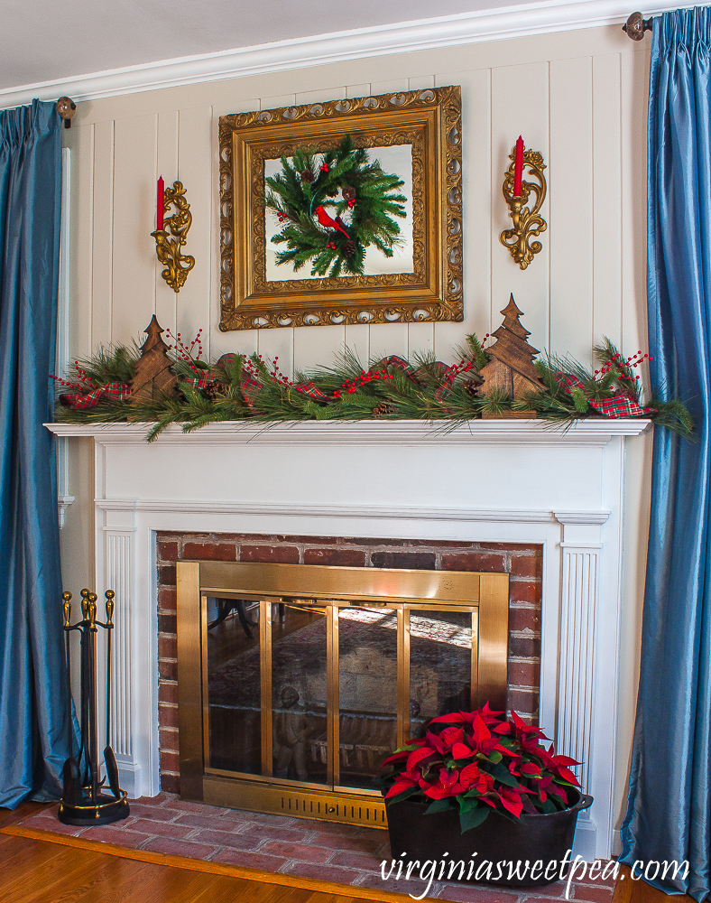 Warm and Rustic Christmas Mantel with Vintage Flair