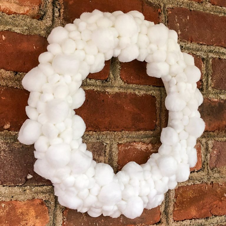 Easy DIY Pom Pom Wreath Tutorial