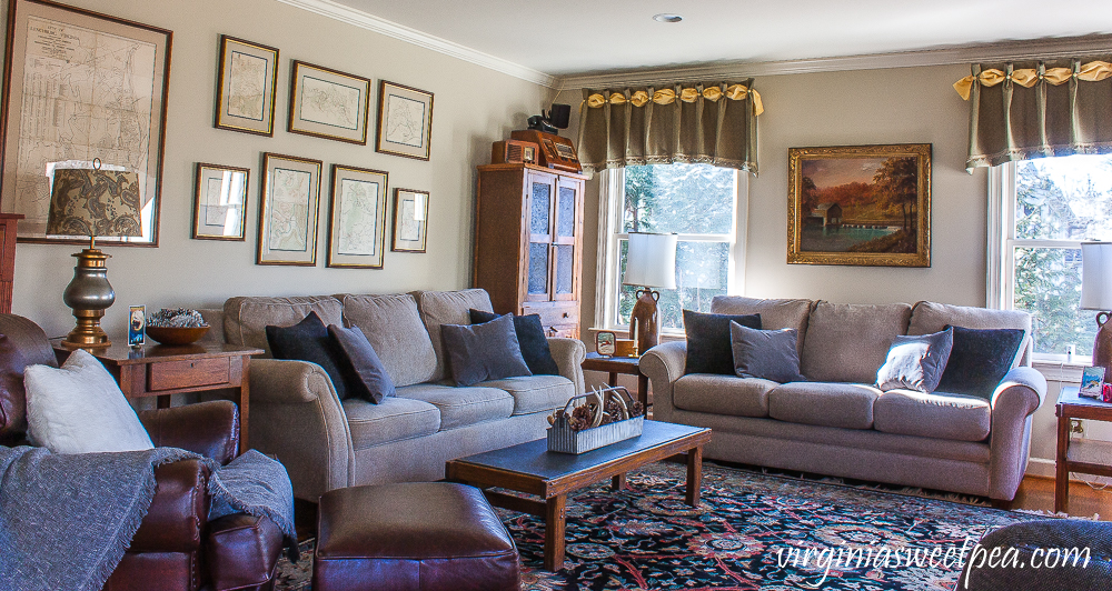 Family Room Decorated for Winter