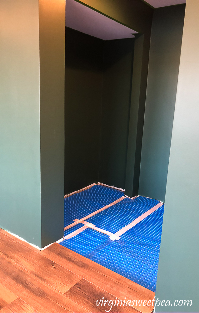 Installing Mohawk Crest Loft flooring in Prairie Oak with DMX 1-Step underlayment