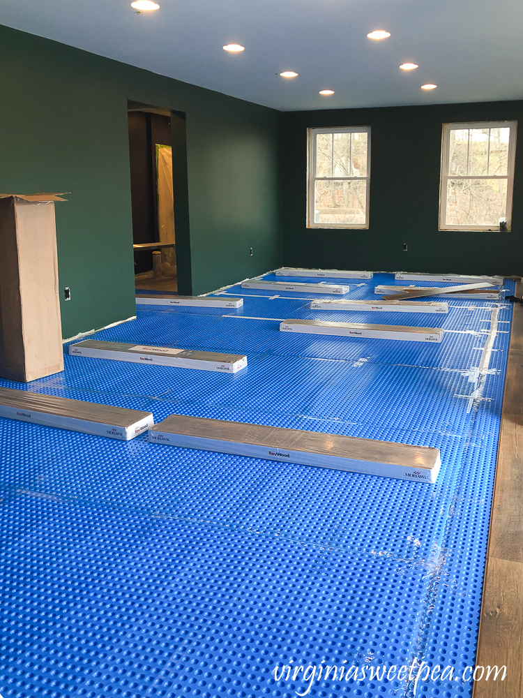 Installing Mohawk Crest Loft floor in Prairie Oak with DMX 1-Step Underlayment