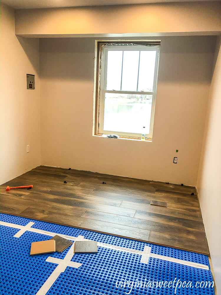 Installing Mohawk Crest Loft floor in Prairie Oak with DMX 1-Step Underlayment