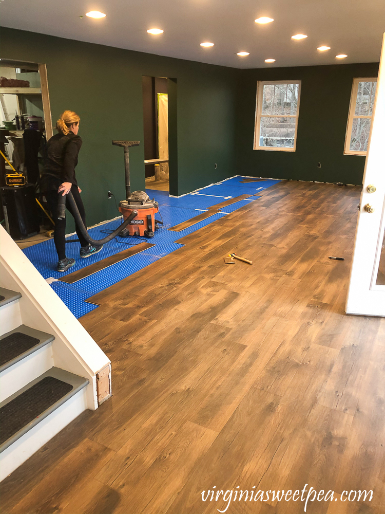 Installing Mohawk Crest Loft floor in Prairie Oak with DMX 1-Step Underlayment