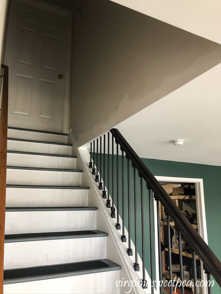 Installing metal ballusters on a staircase