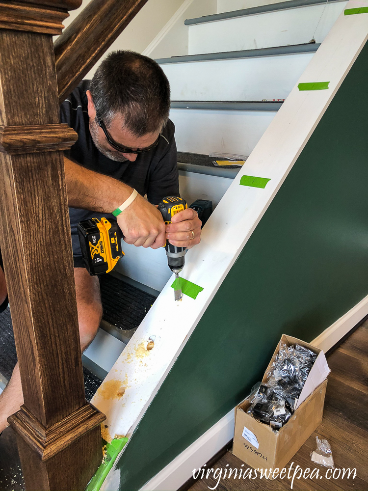 Installing metal balusters on a staircase