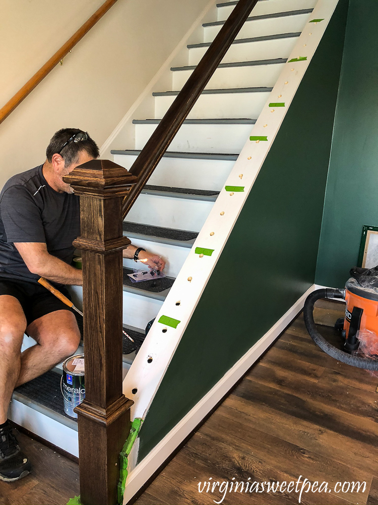 Installing metal balusters on a staircase