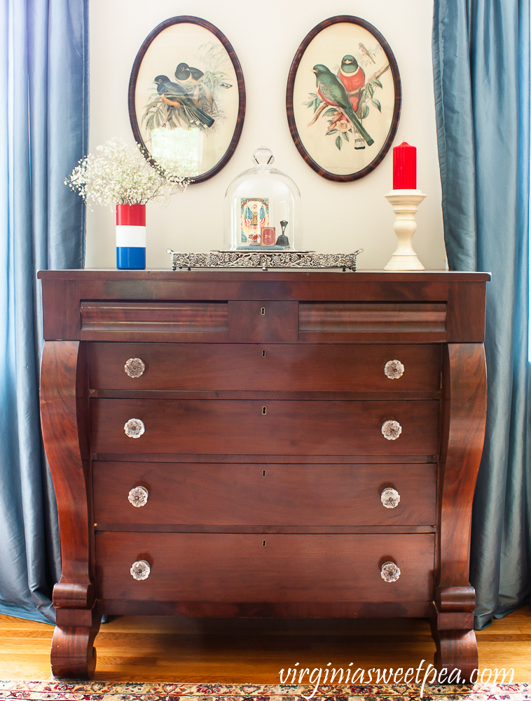 Patriotic Vignette on an antique chest.