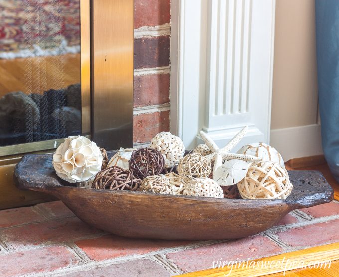 Dough bowl decorated with a coastal style