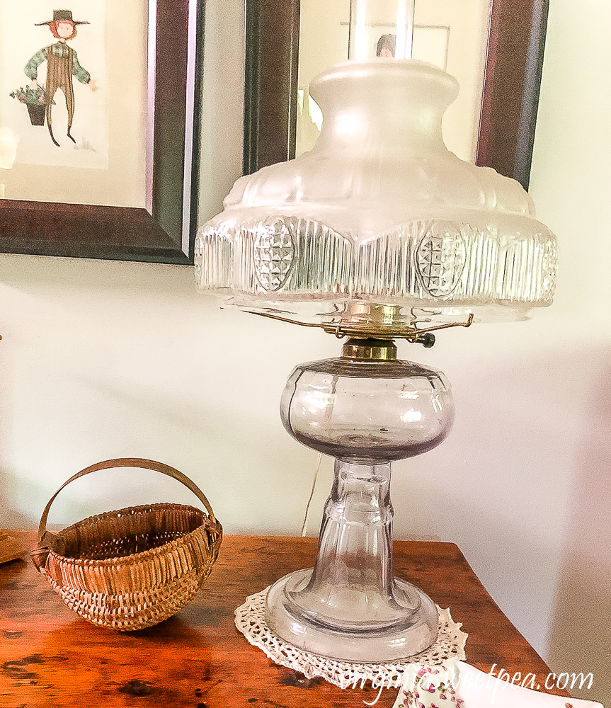 Vintage lamp and basket