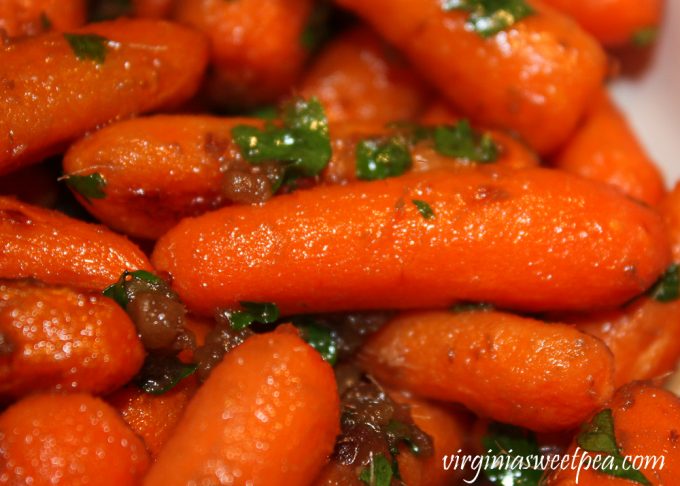 Roasted carrots with an anchovie and garlic sauce with parsley